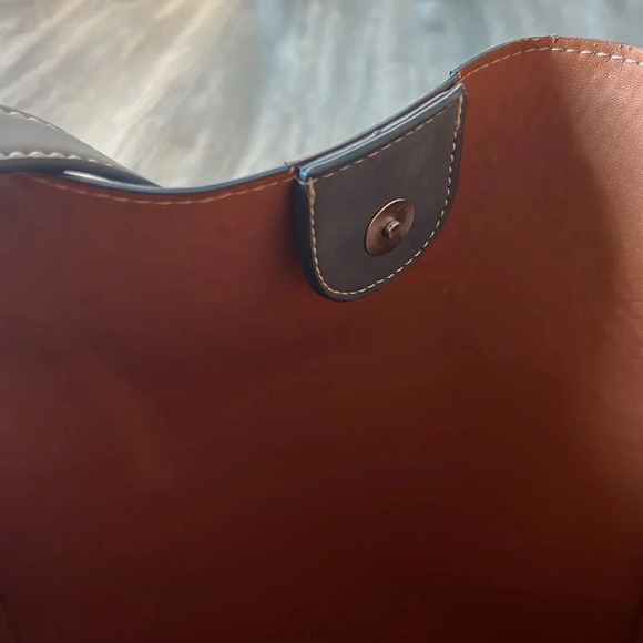 Shiraleah Blair Tote Bag - Picture 12 of 13